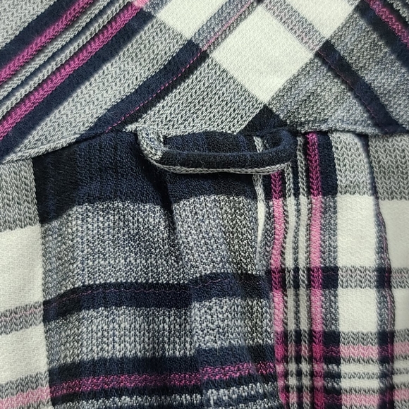 Zara basic pink and navy button down blouse. - Picture 5 of 5